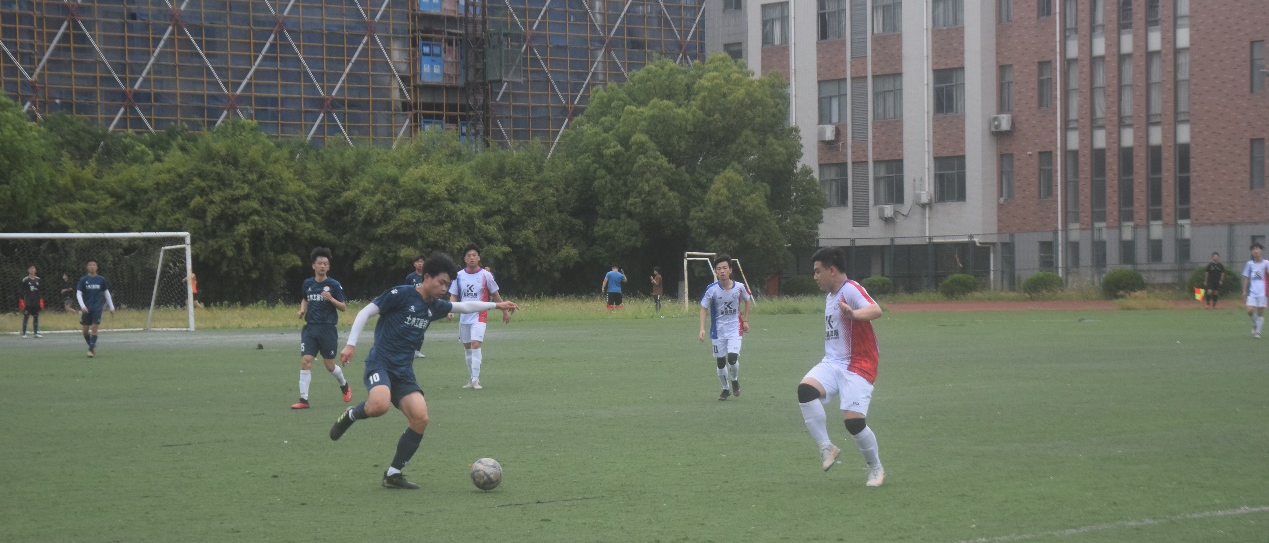 “双冠”——电气信息工程学院问鼎 “皖工杯”足球赛、篮球赛