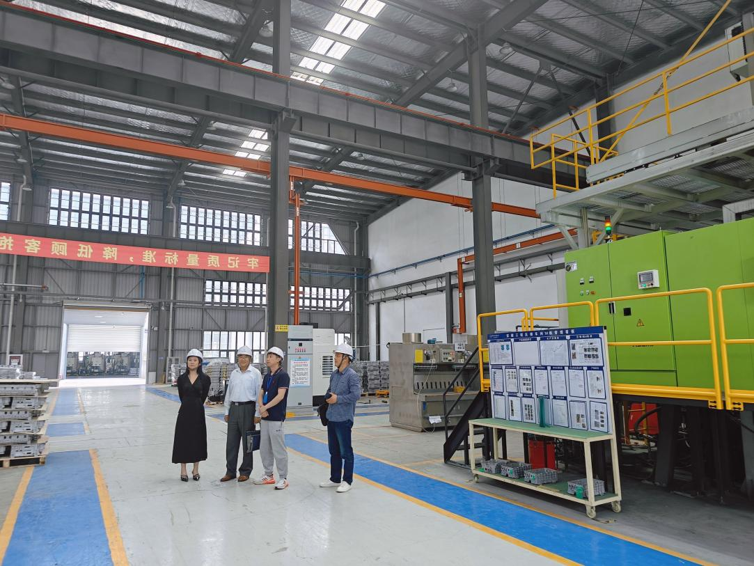 电信院党总支书记带队开展“访企拓岗促就业”专项行动