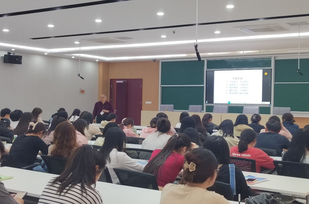 砥砺前行：财经学院毕业生党员离校教育