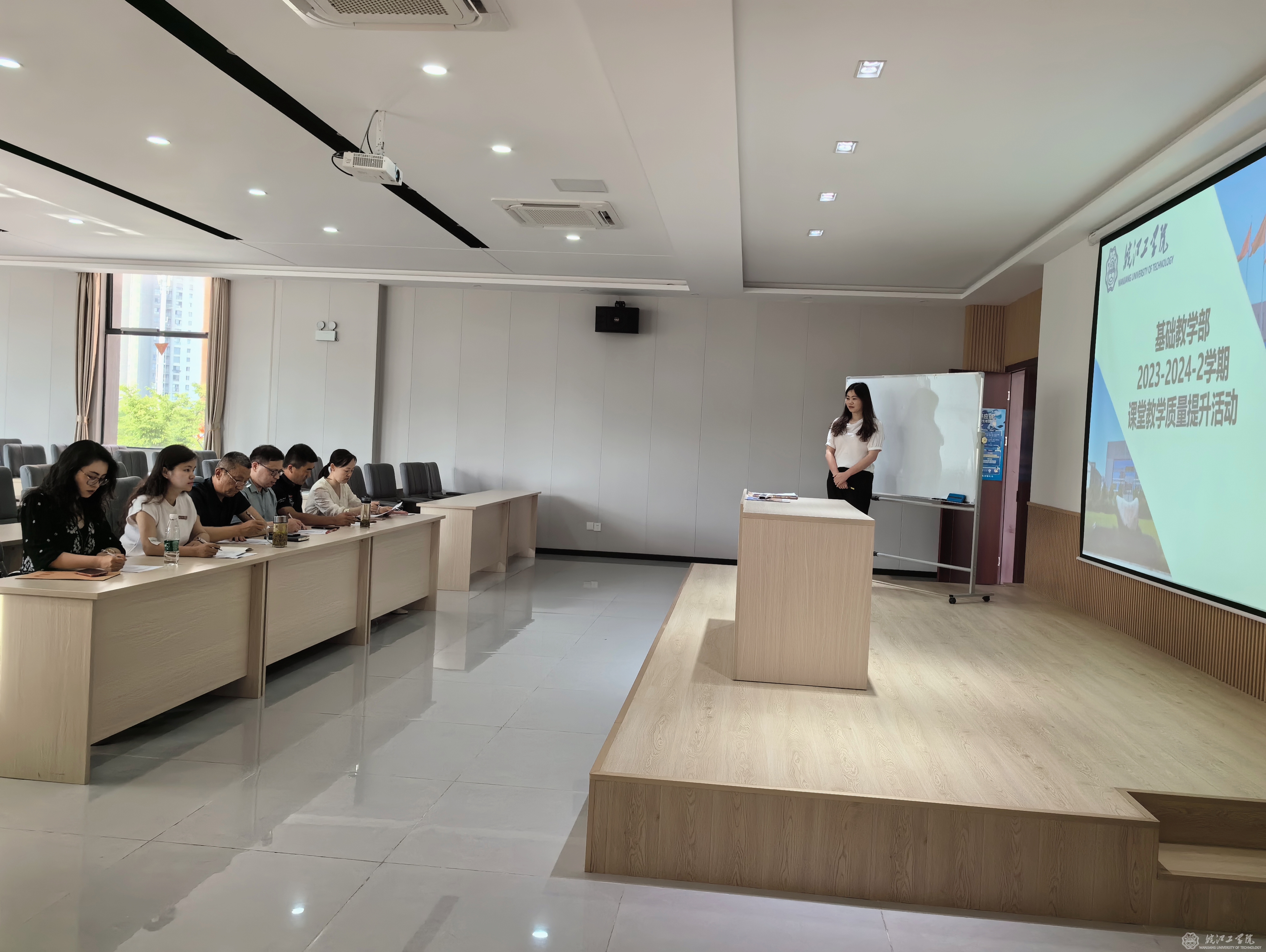 基础部开展“课堂教学质量再提升” 教学展示活动（一）