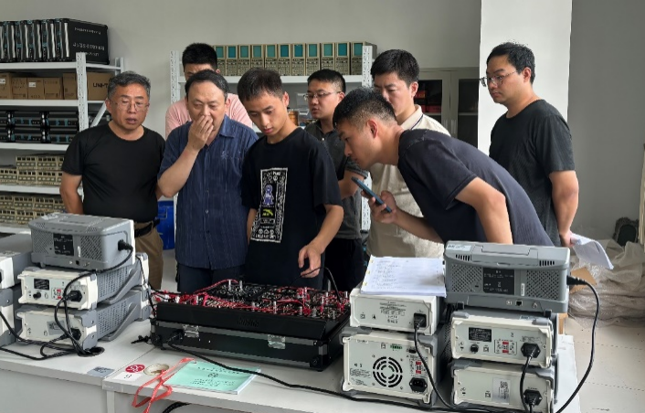 电信工程学院组织电工电子系列实验室设备验收