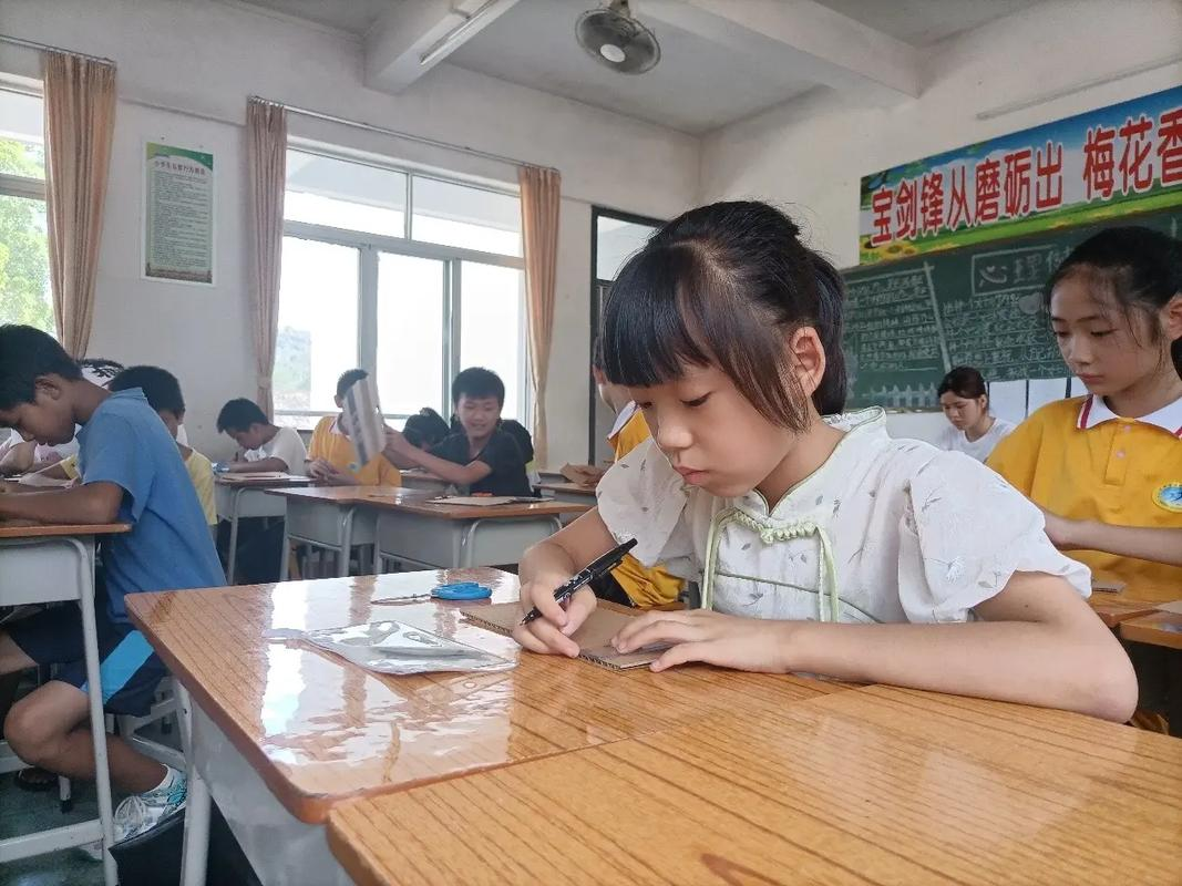 <strong>暑期“三下乡”社会实践（四十五）：返乡助力乡村振兴</strong>