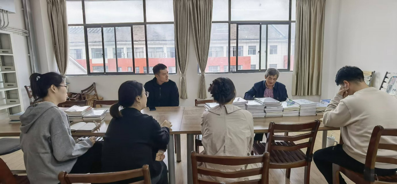 电信工程学院邀请全国高等学校授课竞赛评委朱昌平教授 指导青年教师备战教学技能大赛