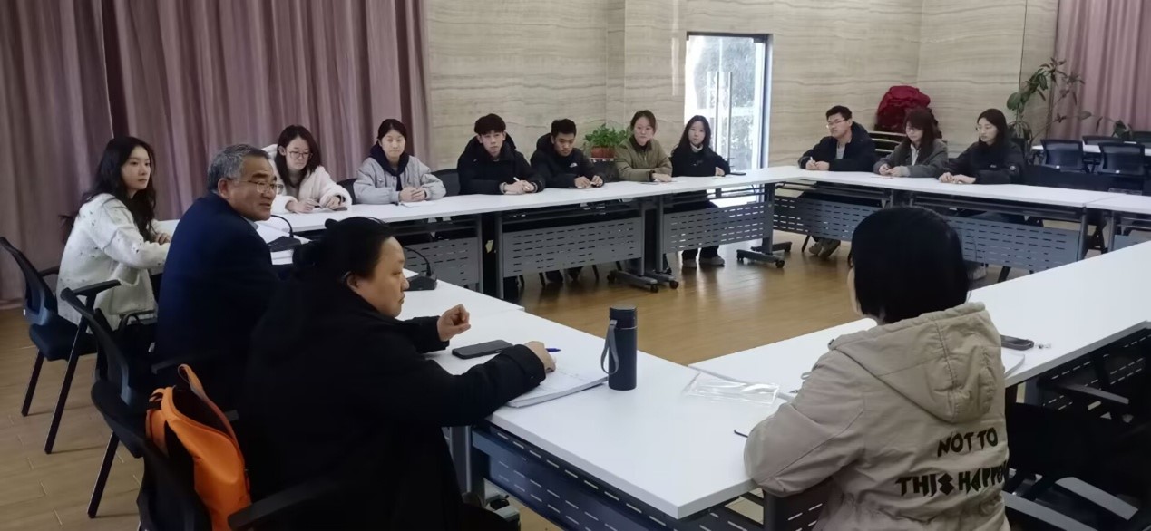 亲切会谈     共促发展