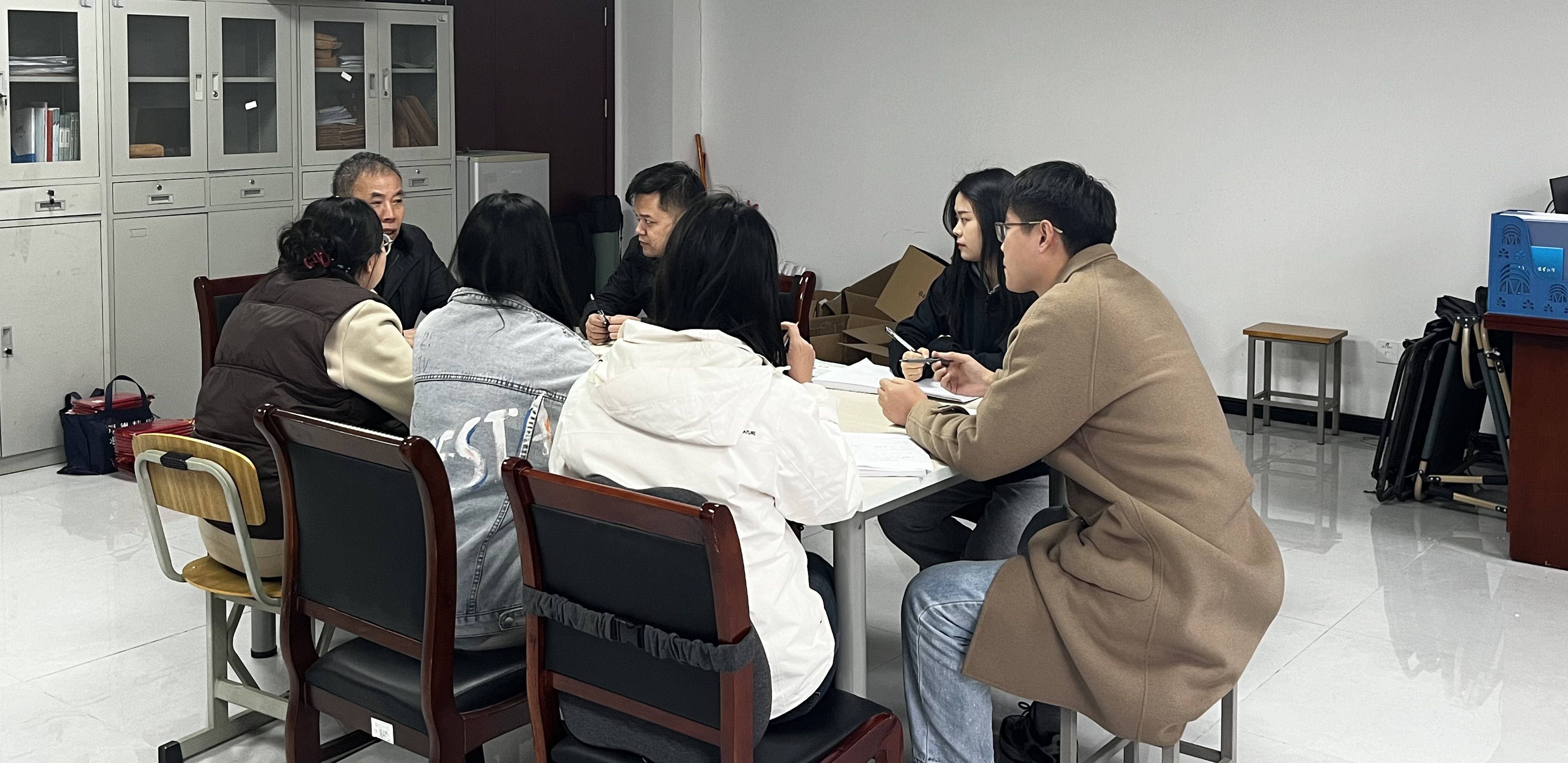 <strong>凝心聚力，笃定前行——管理学院举行2024年度辅导员述职会</strong>