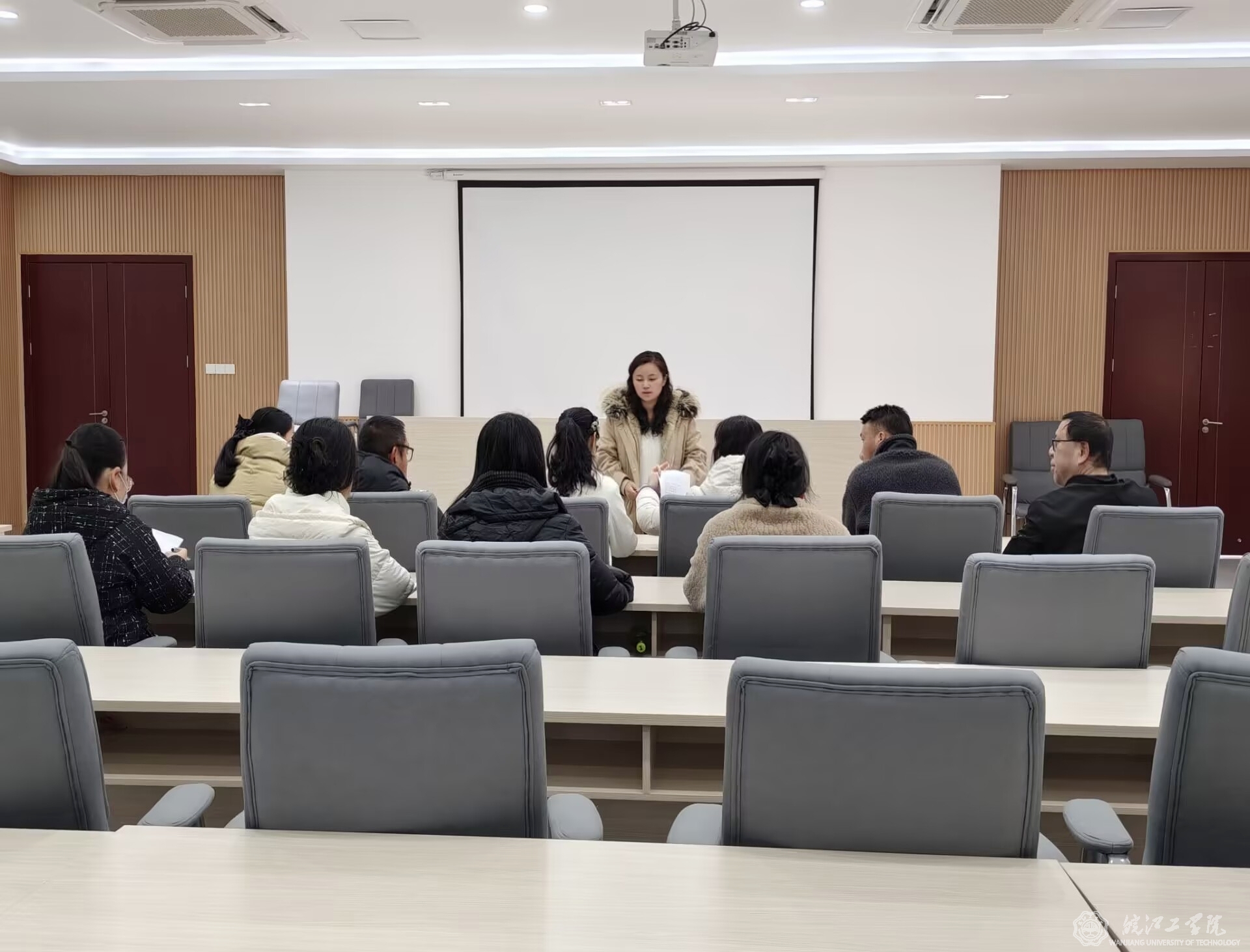 通识教育学院召开期末试卷评阅归档培训会