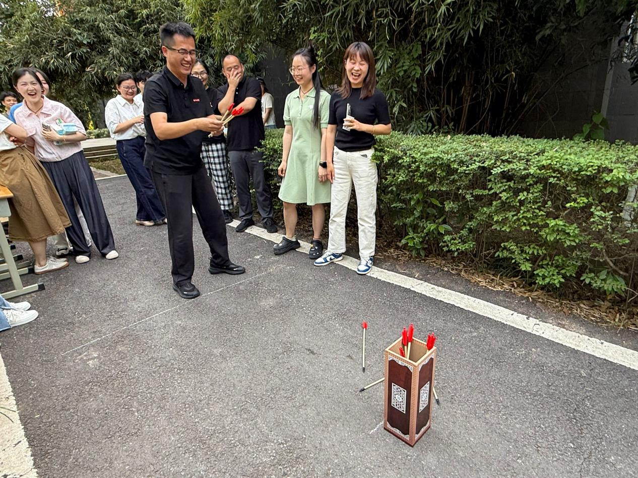 计算机与人工智能学院成功举办“智汇校庆，码动未来”校园大闯关打卡活动
