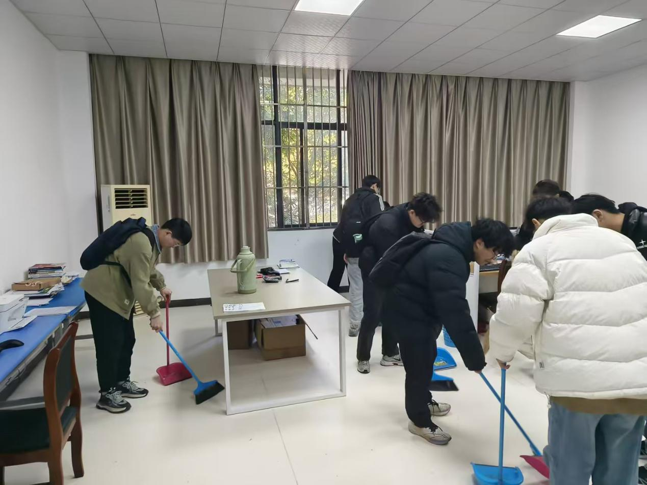 以劳育德，以劳促教——计算机与人工智能学院成功开展劳育共建实践活动