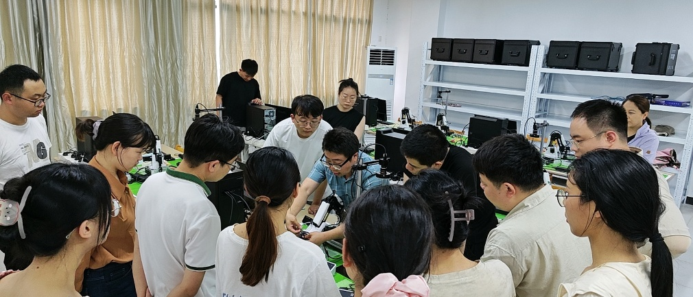 人工智能教研室举办“智能机器人应用”培训活动