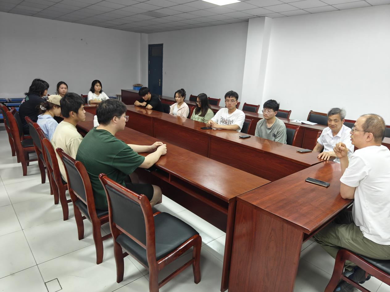 皖江工学院(原河海大学文天学院）2025年春季学期创新与产业工程师学院学生自主管理委员会第五次会议