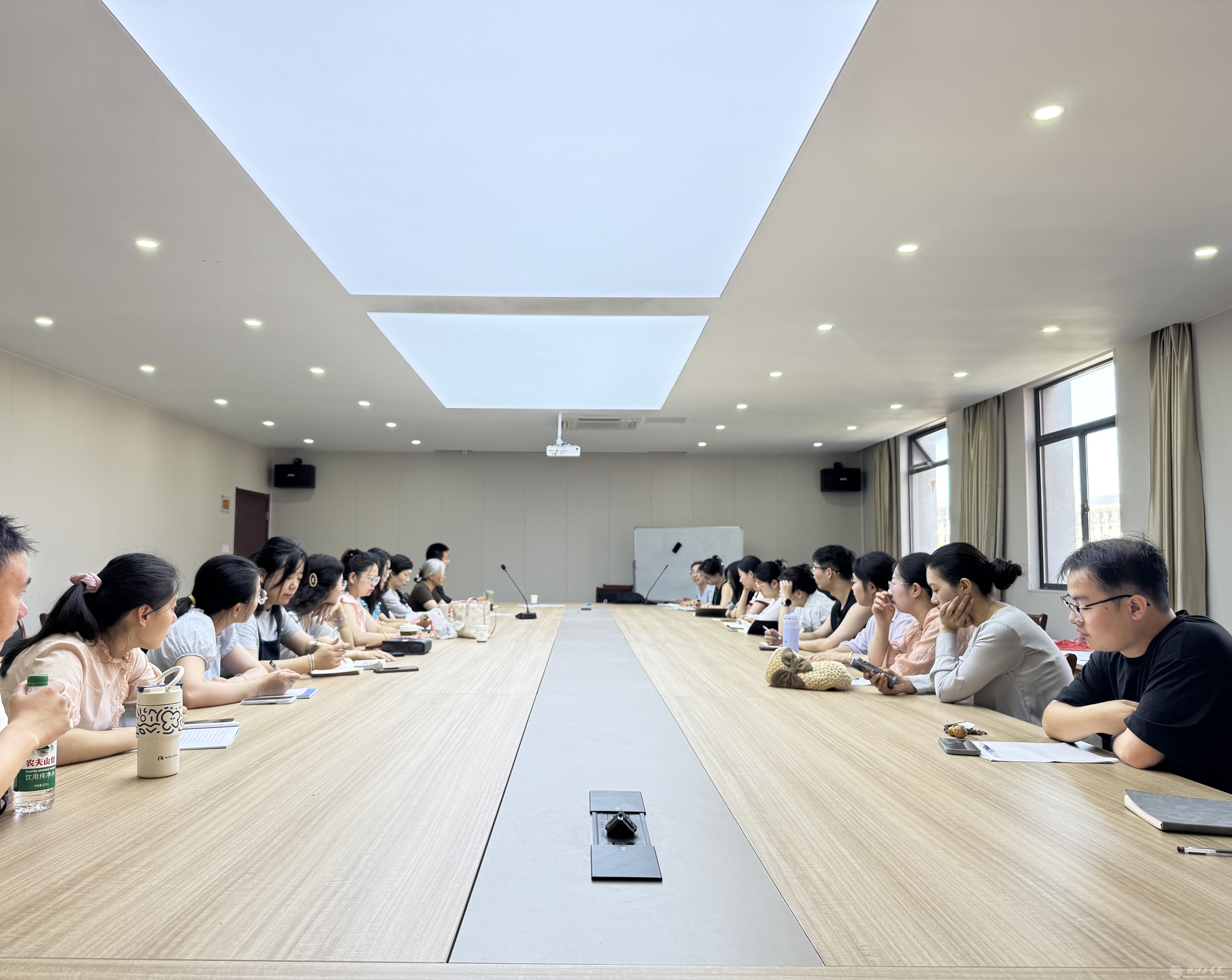 通识教育学院召开数学教研室教学研讨会