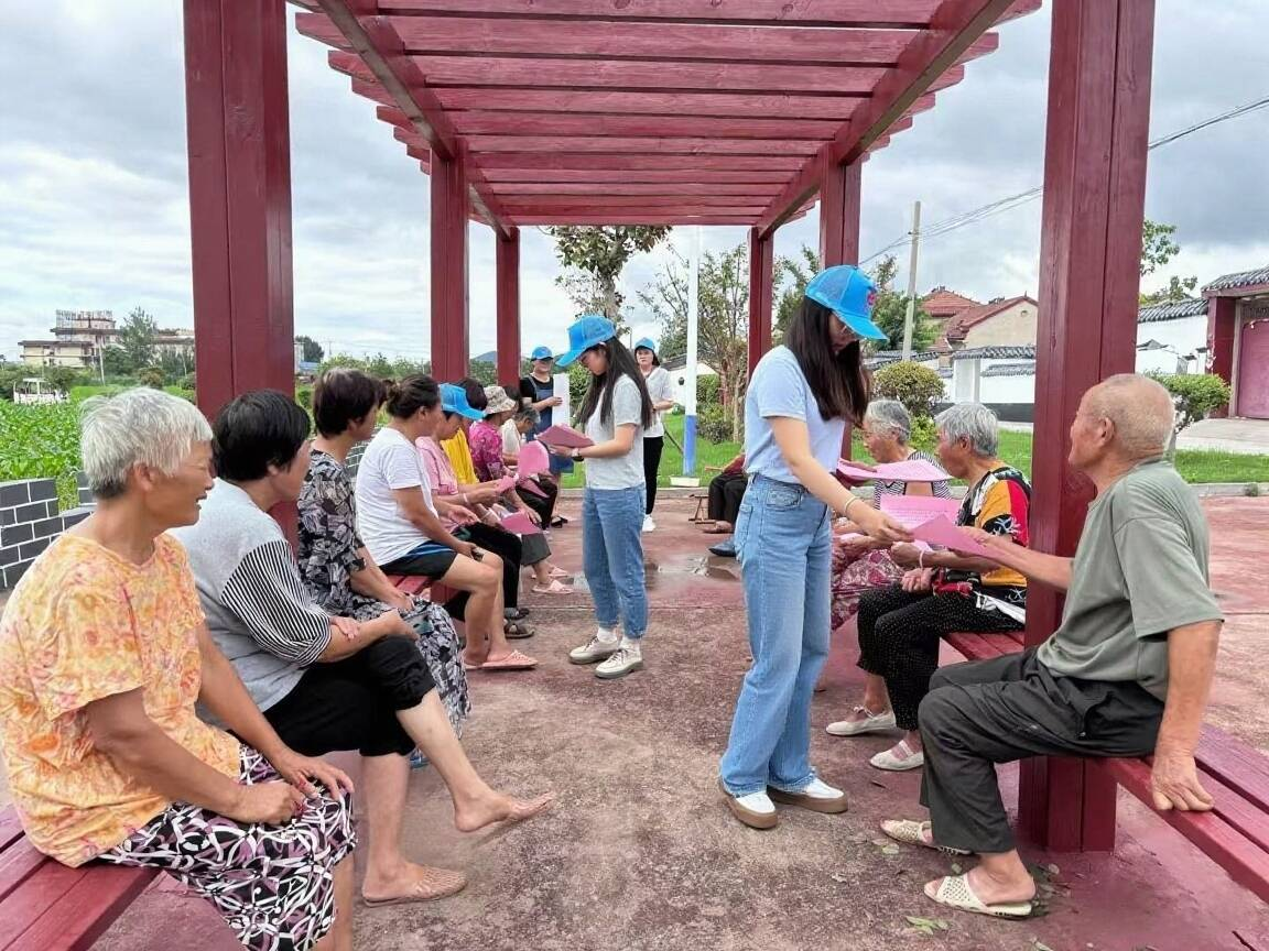 <strong>暑期“三下乡”社会实践（六）：健康清风入乡野，健康知识入民心</strong>