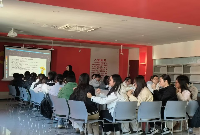 <strong>管理学院开展2023级心理委员专题培训</strong>