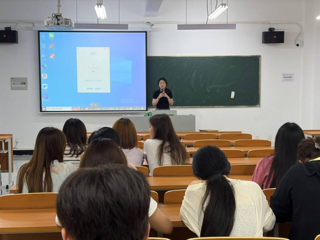 <strong>研途传薪火 榜样引前路——水利工程学院农业资源与环境专业2026考研经验分享会圆满举办</strong>
